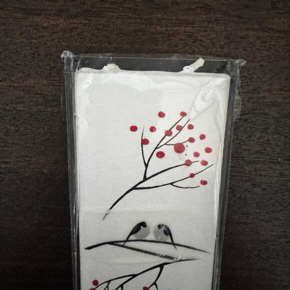 New Flatyz Hand Painted Flat Candle Winter Birds Unscented Dripless Smokeless - Picture 2 of 8